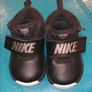 Toddler Nike Tennis shoes